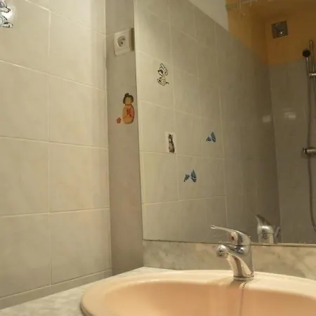 Cap D'agde, 3 Pieces, 5 Personnes - Fr-1-249-299